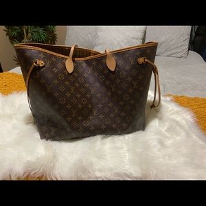 Louis Vuitton never full Mm